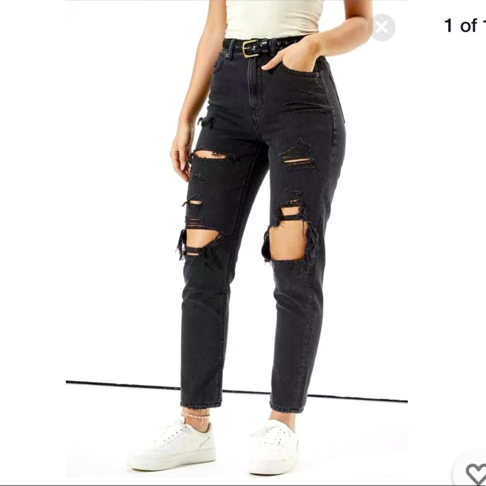 American Eagle Stretch Mom Jean High Rise Distressed Size 6 Short